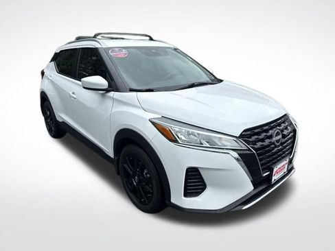Used 2024 Nissan Kicks SV w/ Interior Electronics Package FWD image 8