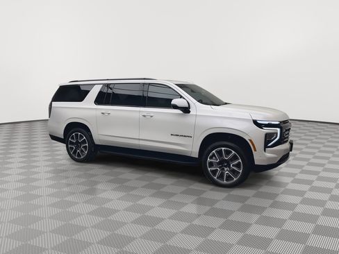 Certified 2025 Chevrolet Suburban RST w/ RST Capability Package image 45