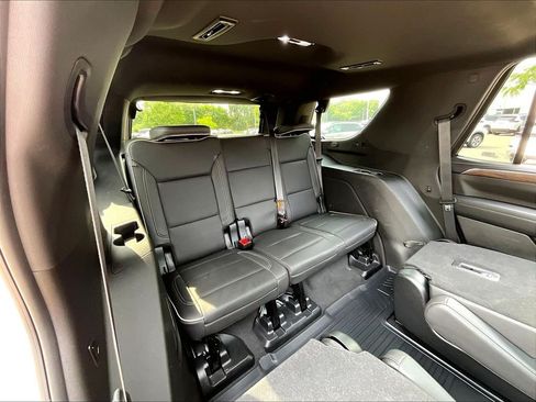 Used 2023 Chevrolet Tahoe Premier w/ Premium Package 2 AWD/4WD image 17