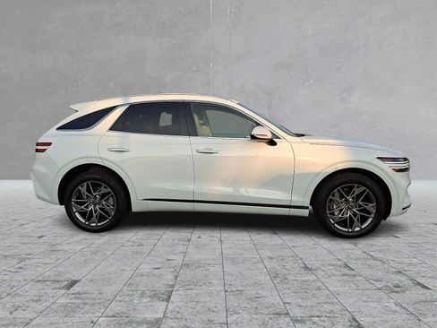 Certified 2024 Genesis GV70 2.5T w/ Select Package AWD/4WD image 7