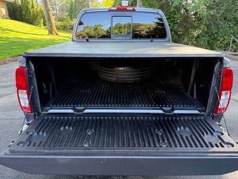 Used 2016 Nissan Frontier SV AWD/4WD image 22