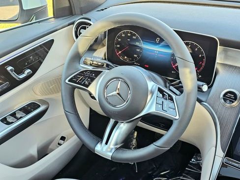 New 2026 Mercedes-Benz GLC 300 4MATIC image 29