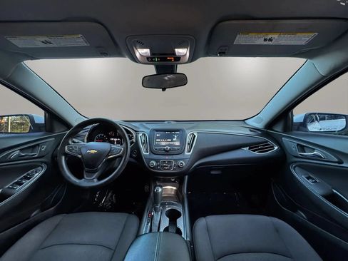 Used 2017 Chevrolet Malibu LT FWD image 19