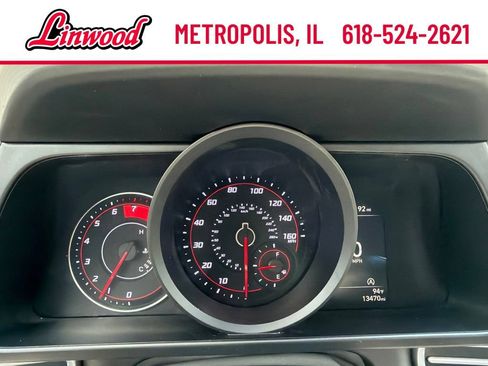 Used 2022 Hyundai Elantra SE FWD image 17