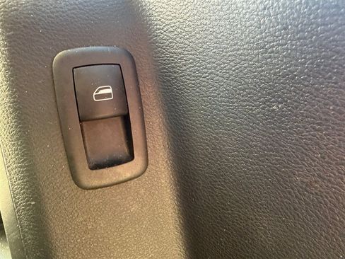 Used 2016 Dodge Grand Caravan SXT w/ UConnect Hands-Free Group FWD image 25