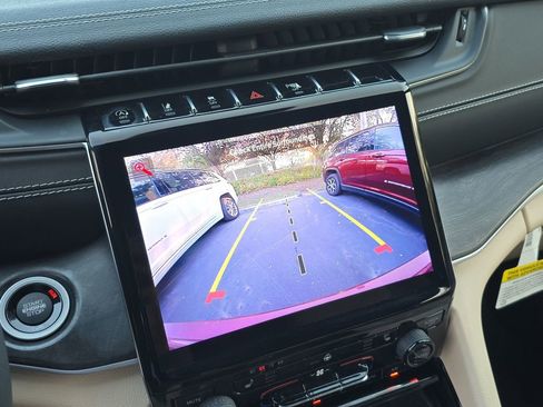 Used 2023 Jeep Grand Cherokee Limited w/ Trailer Tow Prep Group (B) image 24