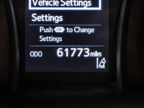 Used 2018 Toyota Camry LE image 21