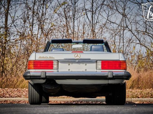 Used 1988 Mercedes-Benz 560 SL image 13