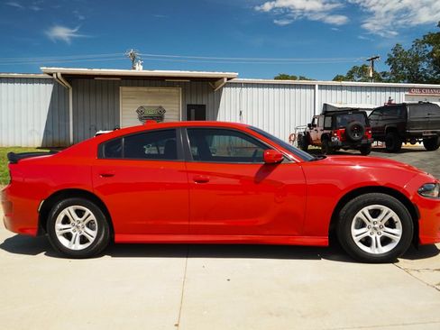 Used 2019 Dodge Charger GT RWD image 3