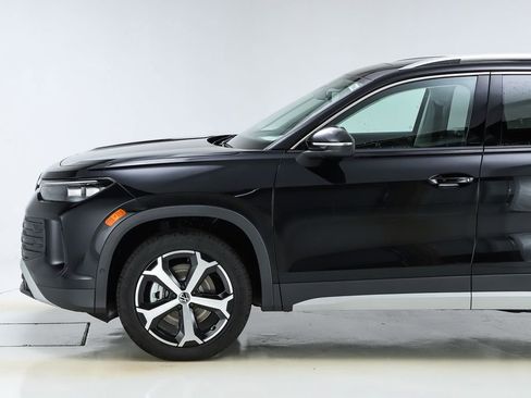 New 2026 Volkswagen Tiguan SE image 3