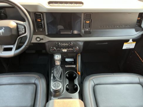 Certified 2023 Ford Bronco Badlands w/ Sasquatch Package AWD/4WD image 11