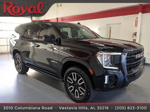 Used 2023 GMC Yukon AT4 w/ AT4 Premium Package image 5