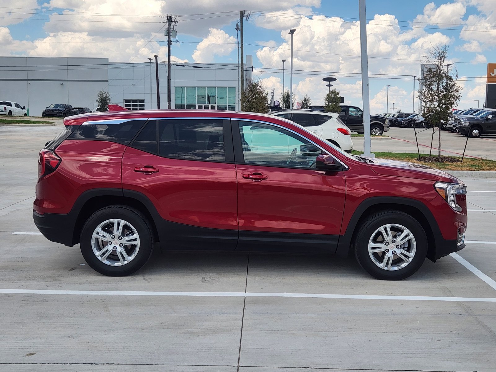 Certified 2024 GMC Terrain SLE AWD/4WD image 8