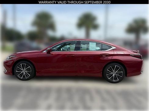Used 2025 Lexus ES 300h w/ Premium Package FWD image 6