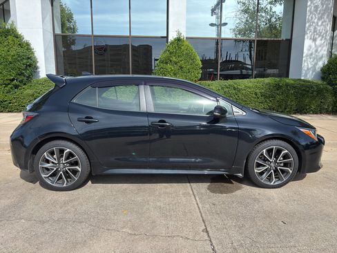Used 2021 Toyota Corolla XSE FWD image 9
