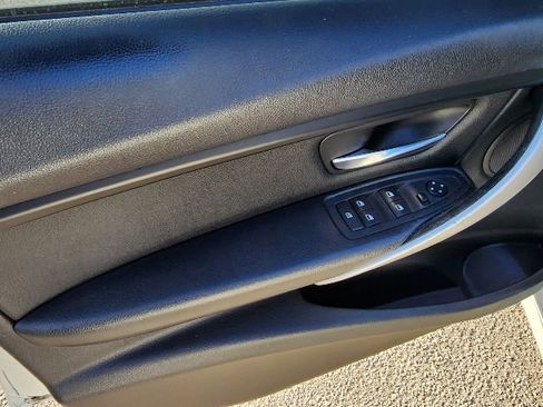 Used 2015 BMW 320i Sedan image 11