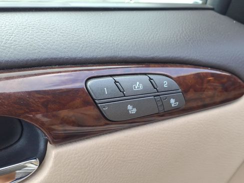 Used 2011 Buick Lucerne CXL w/ Driver Confidence Package FWD image 9