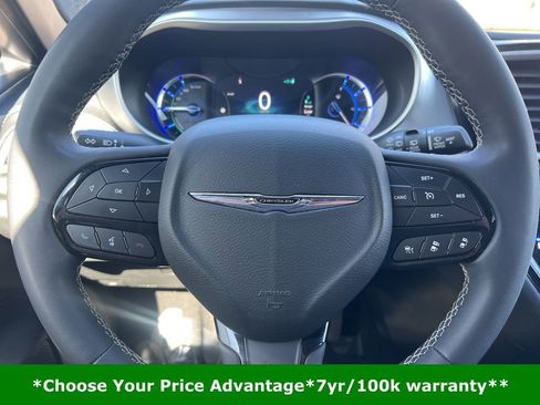 Certified 2022 Chrysler Pacifica Touring-L w/ S Appearance Package image 70