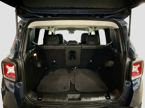 Used 2020 Jeep Renegade Limited image 24