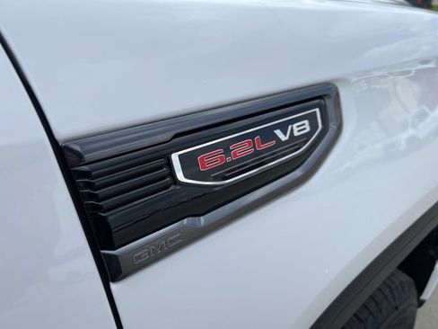 Used 2024 GMC Sierra 1500 AT4 w/ AT4 Preferred Package AWD/4WD image 12
