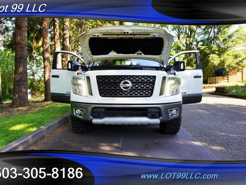 Used 2019 Nissan Titan PRO-4X w/ Pro-4x Convenience Package AWD/4WD image 31