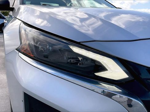 Used 2024 Nissan Altima 2.5 SV FWD image 31