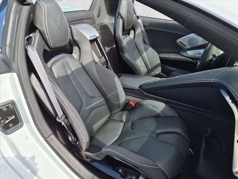 Used 2024 Chevrolet Corvette Z06 RWD image 18