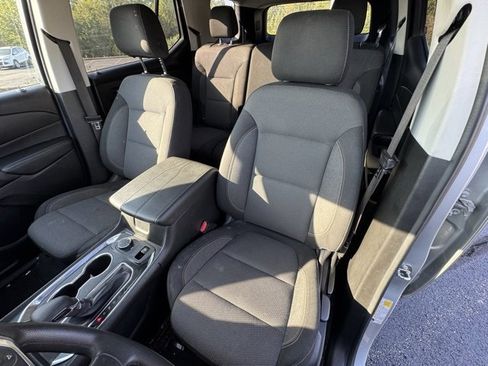 Used 2021 Chevrolet Traverse LS image 9