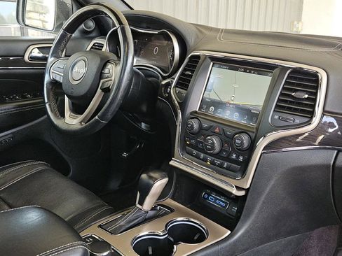 Used 2016 Jeep Grand Cherokee Overland AWD/4WD image 35