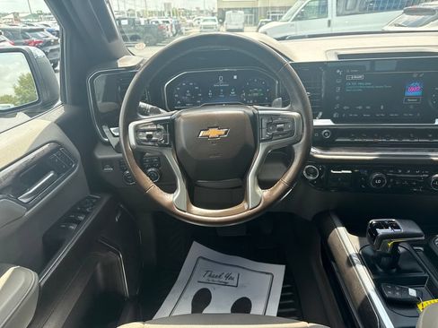 Used 2023 Chevrolet Silverado 1500 LTZ w/ LTZ Convenience Package II AWD/4WD image 27