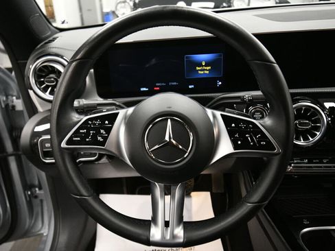 Used 2025 Mercedes-Benz CLA 250 4MATIC image 13