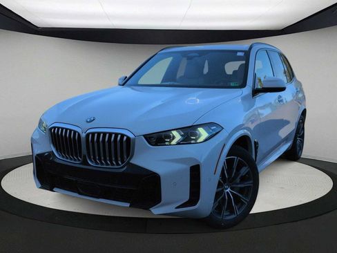 Used 2026 BMW X5 xDrive40i w/ M Sport Package AWD/4WD image 1