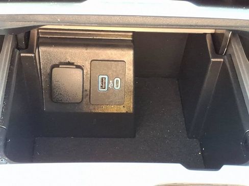 Used 2023 Ford Explorer XLT w/ Equipment Group 202A AWD/4WD image 18