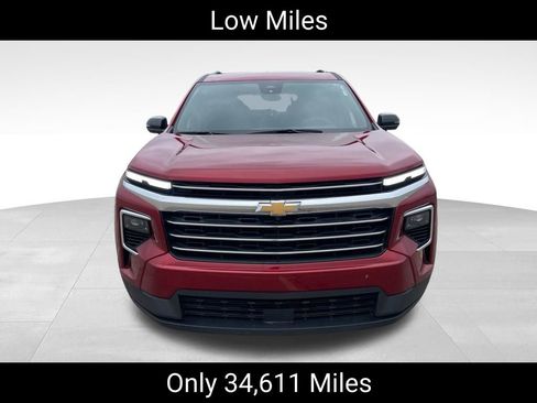 Used 2024 Chevrolet Traverse LT w/ Trailering Package image 2
