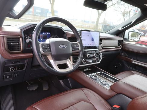 Used 2024 Ford Expedition Limited image 37