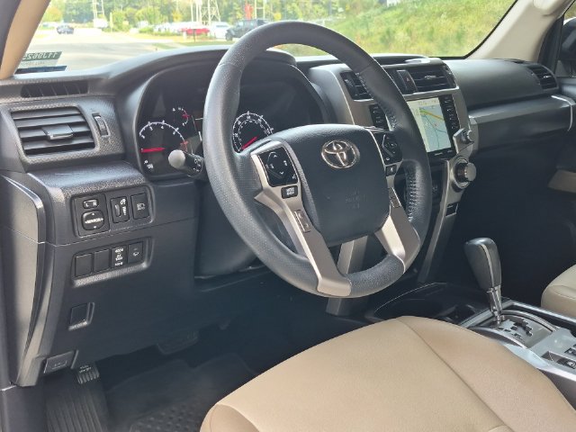 Used 2022 Toyota 4Runner SR5 Premium w/ Moonroof Package RWD image 29