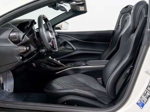 Used 2021 Ferrari 812 GTS RWD image 27