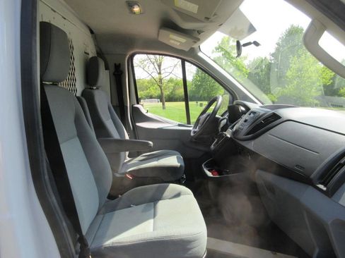 Used 2015 Ford Transit 250 130 Low Roof w/ Exterior Upgrade Package RWD image 31