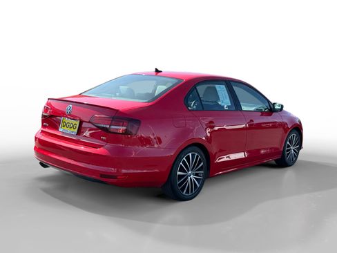 Used 2016 Volkswagen Jetta Sport FWD image 5