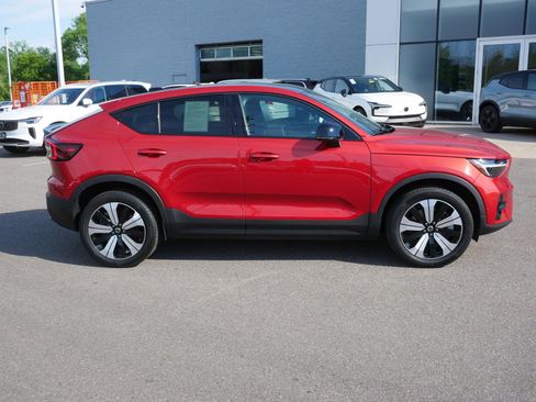 Used 2023 Volvo C40 P8 Recharge Plus w/ Climate Package AWD/4WD image 8