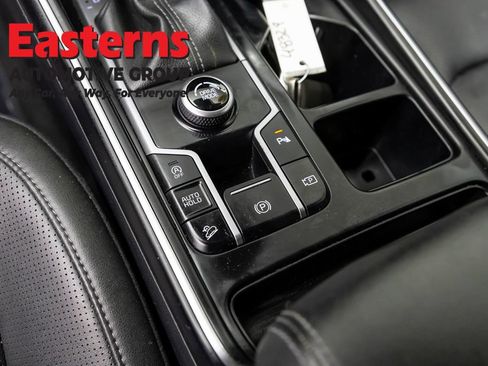Used 2024 Kia Sorento S FWD image 21