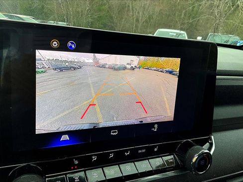 Used 2025 Chevrolet Colorado Trail Boss AWD/4WD image 10