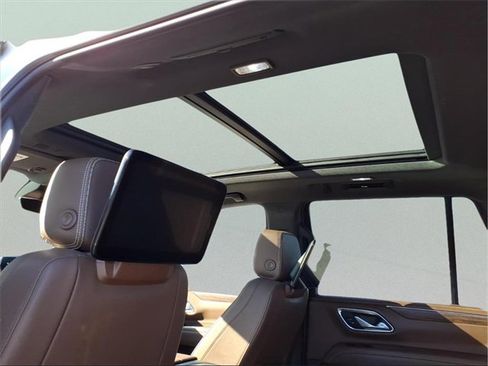 Used 2023 Chevrolet Tahoe High Country w/ Advanced Technology Package image 16