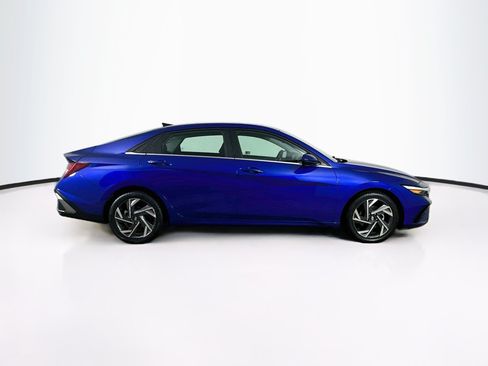 Used 2025 Hyundai Elantra SEL FWD image 10