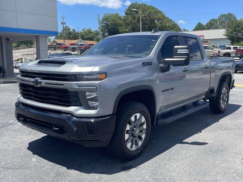 Used 2024 Chevrolet Silverado 2500 Custom w/ Custom Convenience Package AWD/4WD image 6
