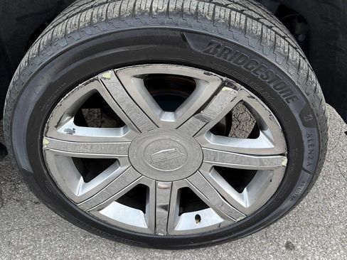 Used 2018 Cadillac Escalade Luxury image 24