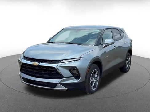 Used 2026 Chevrolet Blazer LT FWD image 5