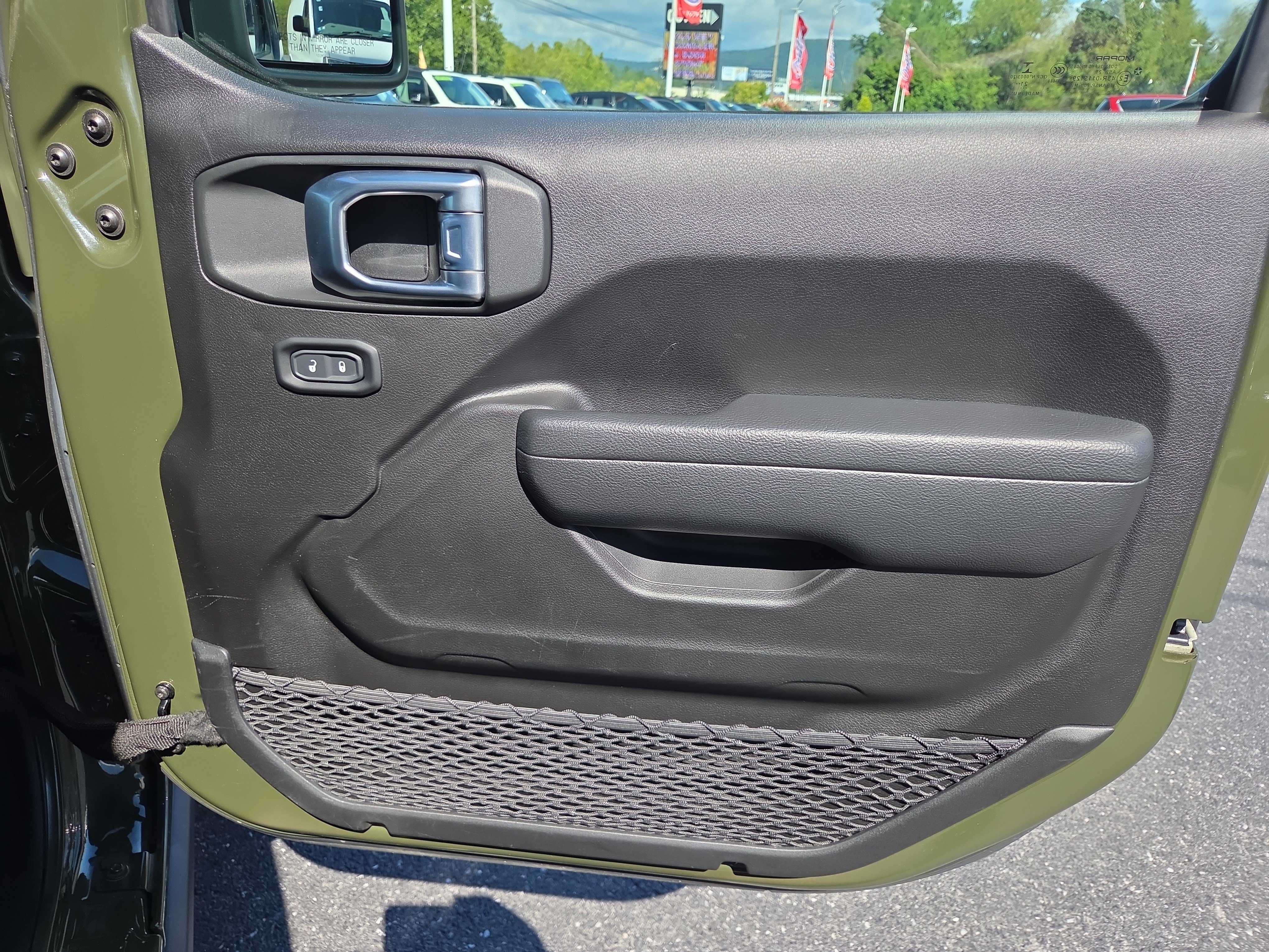 Certified 2022 Jeep Gladiator Sport AWD/4WD image 18
