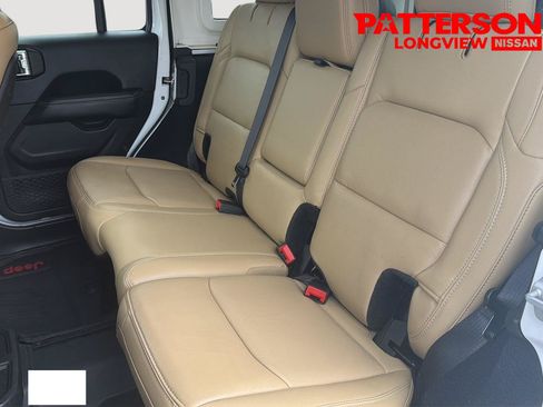 Used 2019 Jeep Wrangler Unlimited Rubicon AWD/4WD image 19