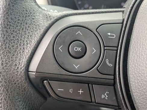 Used 2022 Toyota RAV4 XLE FWD image 17